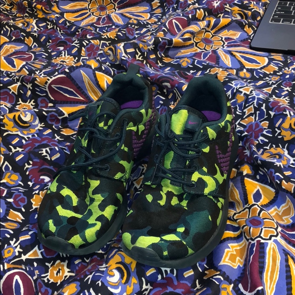 Camp Nike Roshe Runs.